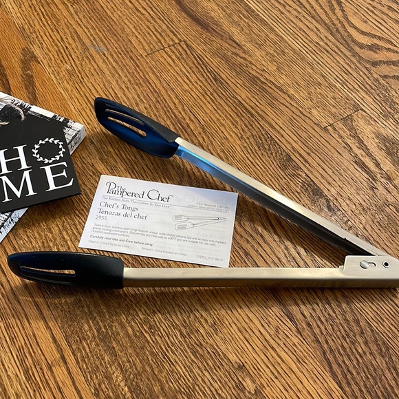 The Pampered Chef Kitchen The Pampered Chef Large Chefs Tongs Nearly New Poshmark